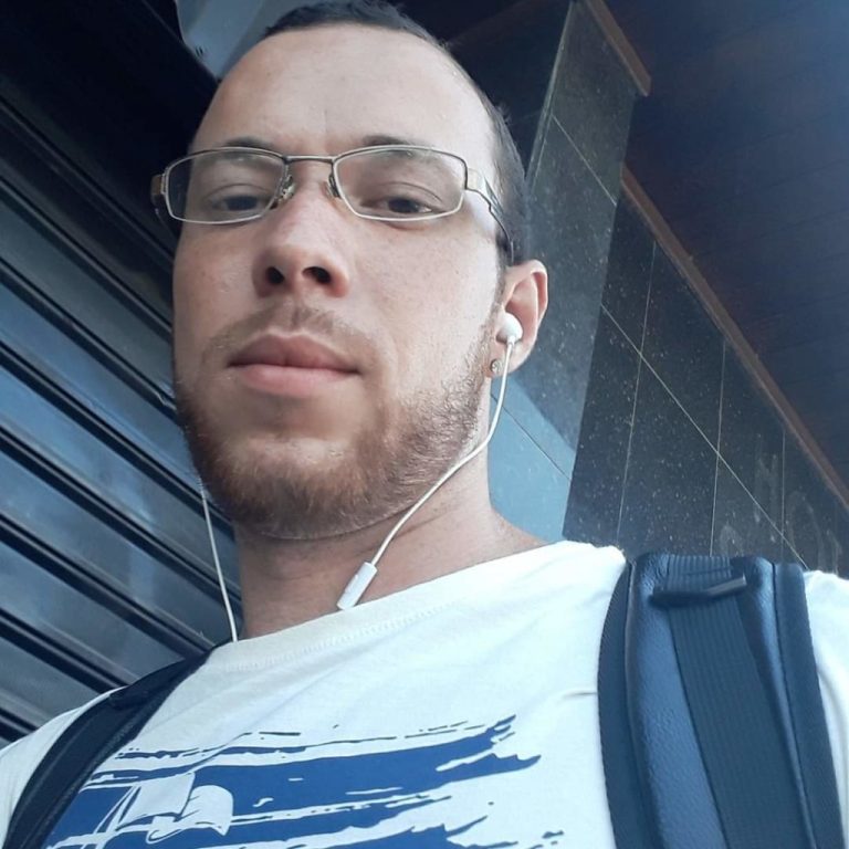 Motociclista morre após ser fechado por carro em Macaé