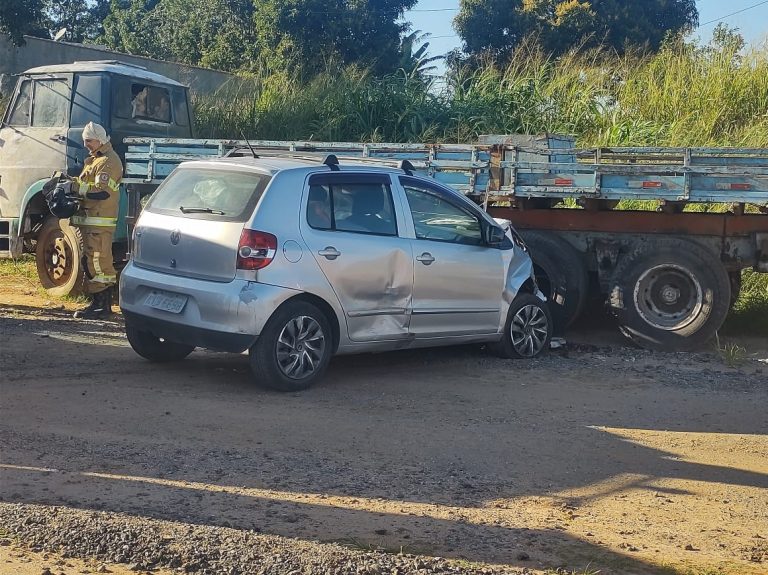 Acidente deixa três pessoas feridas em São Pedro da Aldeia