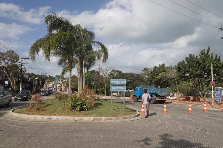 Prefeitura de Búzios faz alteração no trânsito devido obras no Trevo do Barbuda e rotatória no posto da Rasa