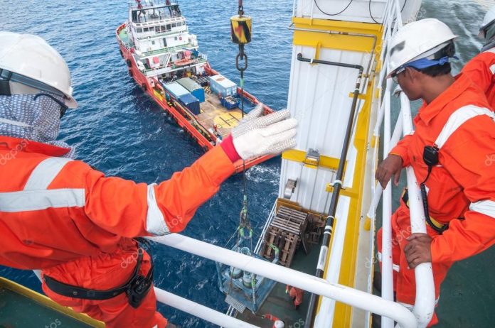 trabalhador offshore macaé qualificação