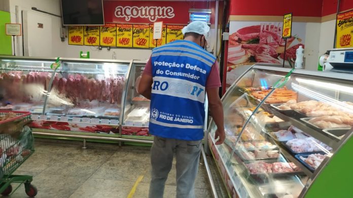 Procon-RJ-realizacao-operacao-em-Sao-Pedro-DAldeia-6