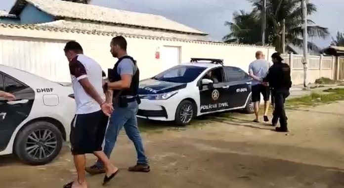 com milícia
