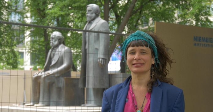 Moana Mayall no Marx-Engels Forum, em Berlim. Créditos da Imagem: Hanna Bergfors, 2022
