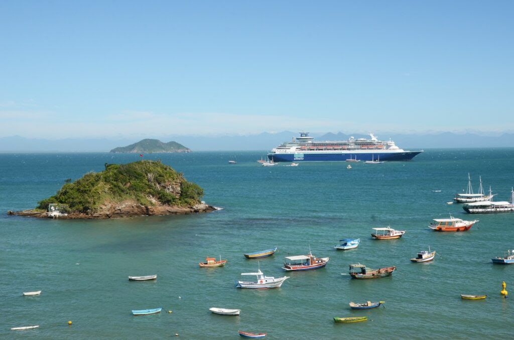 Começa neste domingo a temporada de transatlânticos em Búzios, no RJ, Região dos Lagos