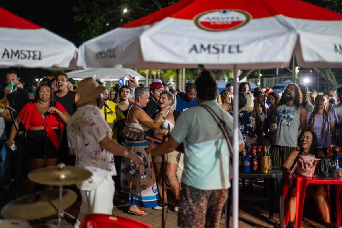 Feriado do Trabalhador é comemorado com encontro musical em Cabo Frio