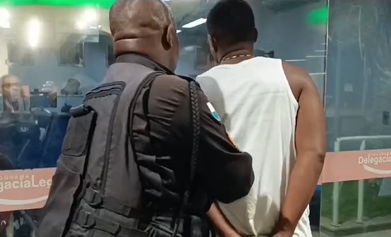 Homem é preso após furtar carro em estacionamento no centro de Macaé