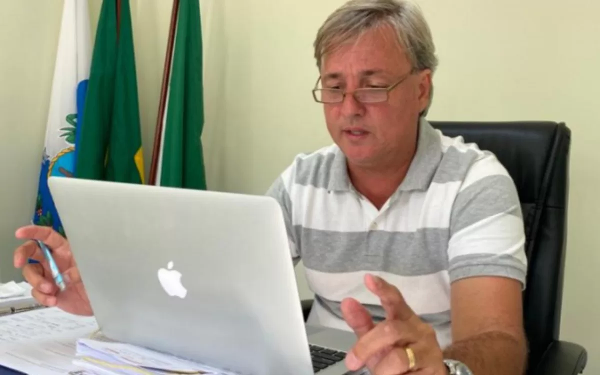 alexandre martins no computador