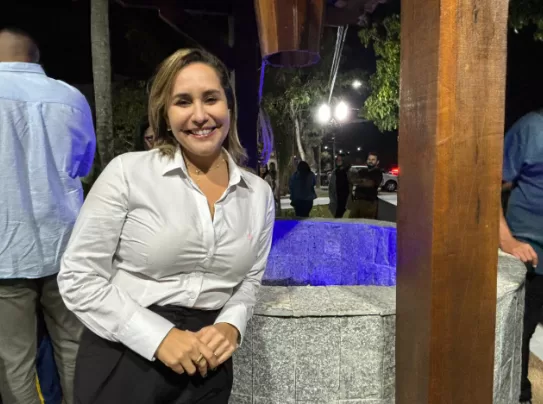 daniela boneco praça do poço