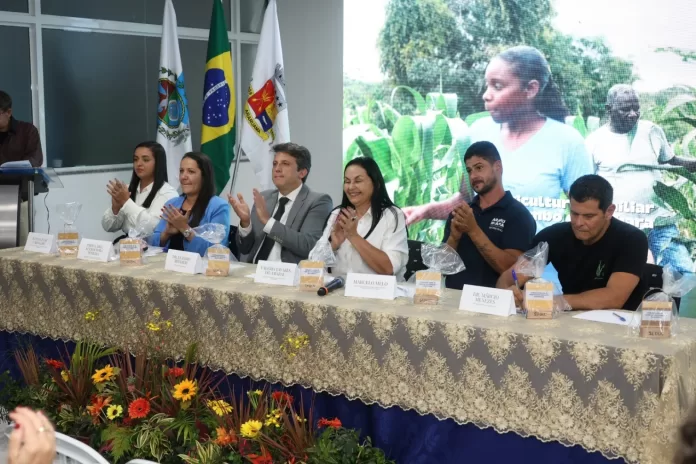 690cbaae3dbe6gffjy larg