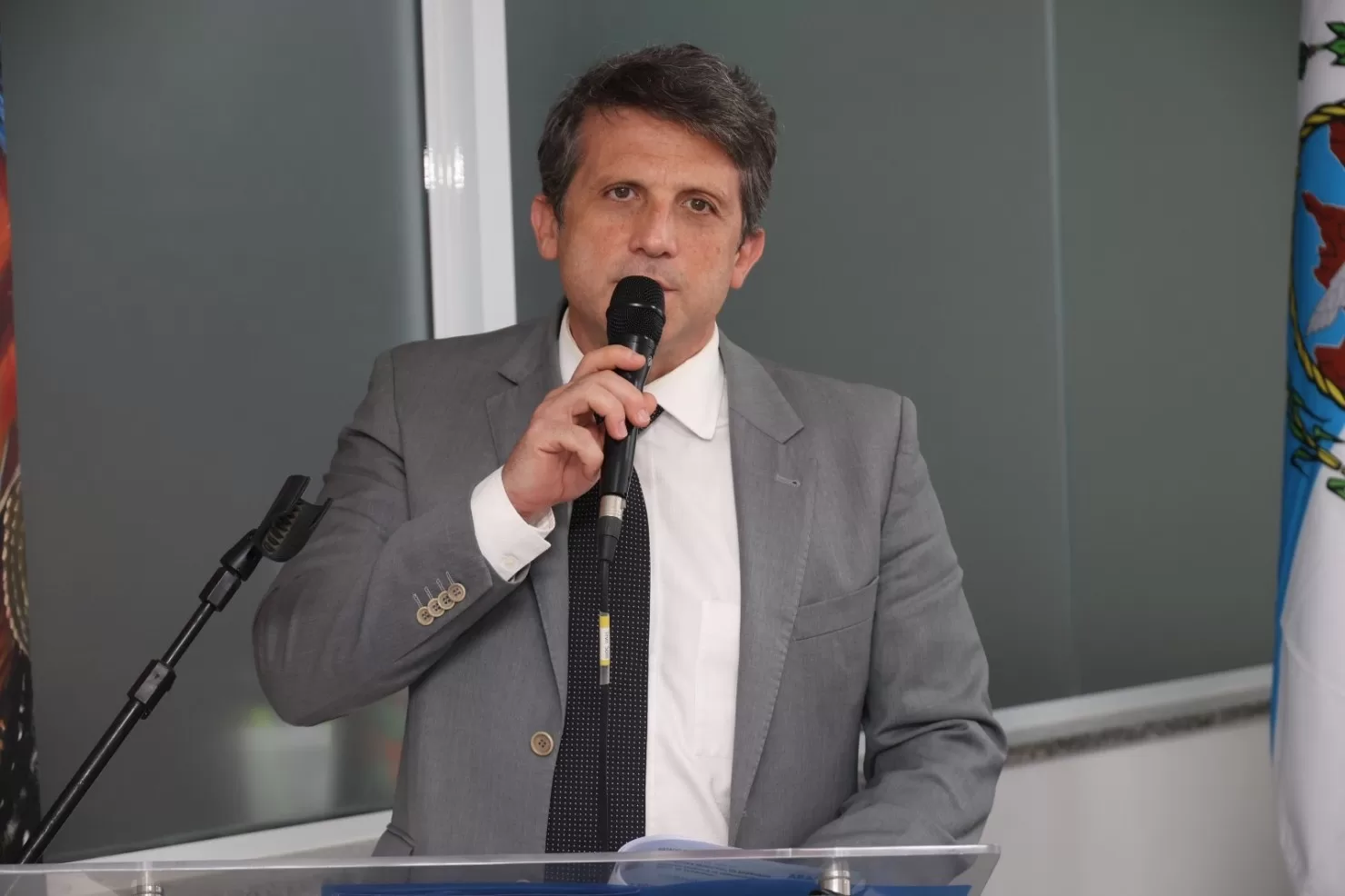 690cbacf3208107hlv larg