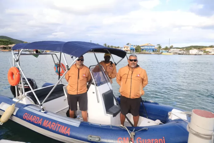 guarda maritima e ambiental de cabo frio realiza inspecao apos vazamento de oleo no canal itajuru 1