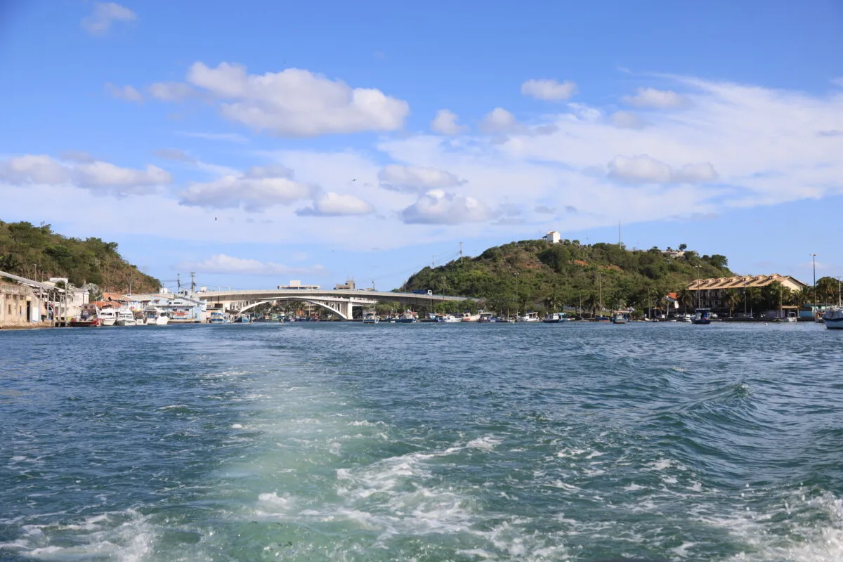 guarda maritima e ambiental de cabo frio realiza inspecao apos vazamento de oleo no canal itajuru 4