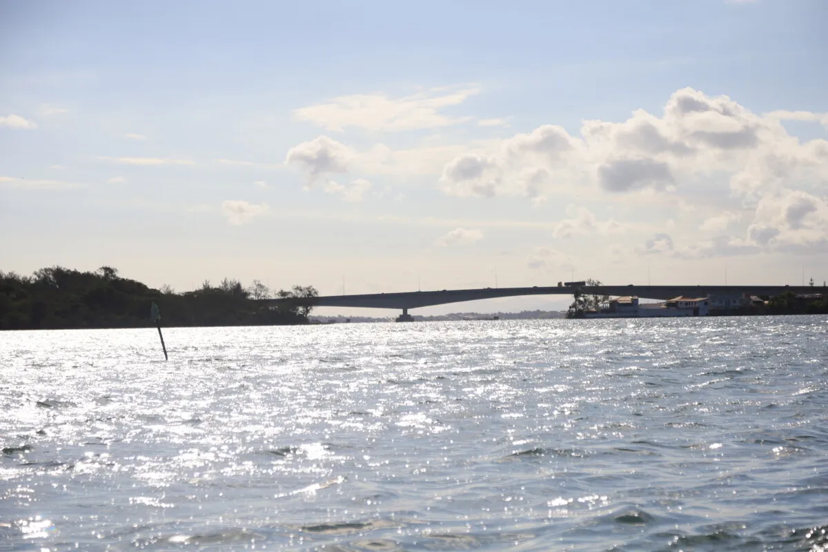 guarda maritima e ambiental de cabo frio realiza inspecao apos vazamento de oleo no canal itajuru 6