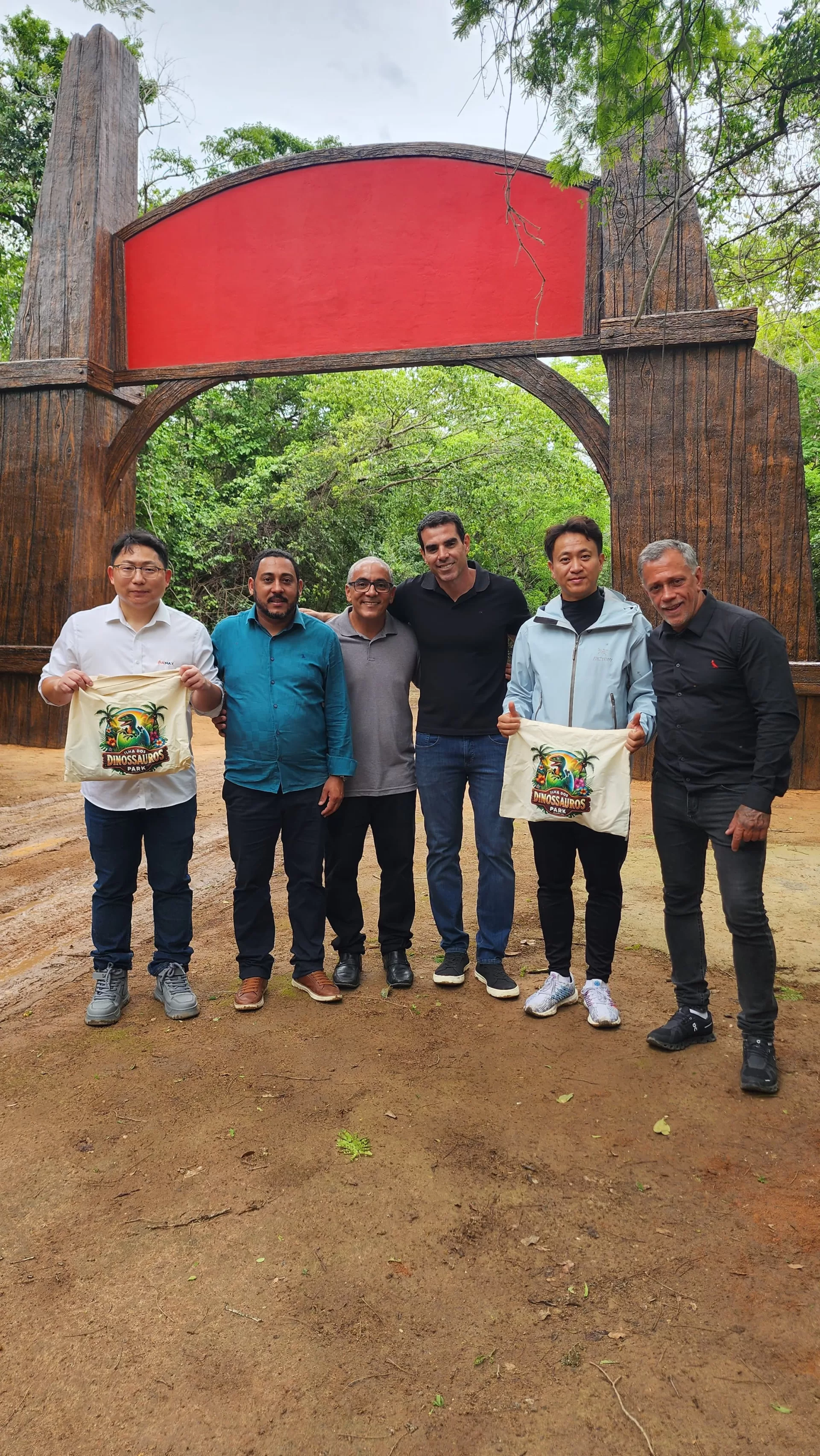 ilha dos dinossauros visita de japoneses