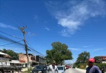 Colisão entre moto e caminhão deixa motociclista ferido em Araruama img 20251103 wa0199