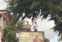 Caminhão baú derruba poste e arrasta fios, causando interdição em rua de Búzios img 20251110 wa0192