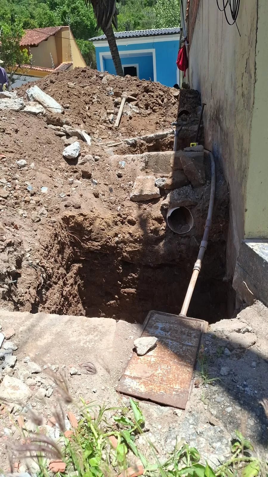 prefeitura de cabo frio autua construcao irregular em servidao no bairro jacare 1