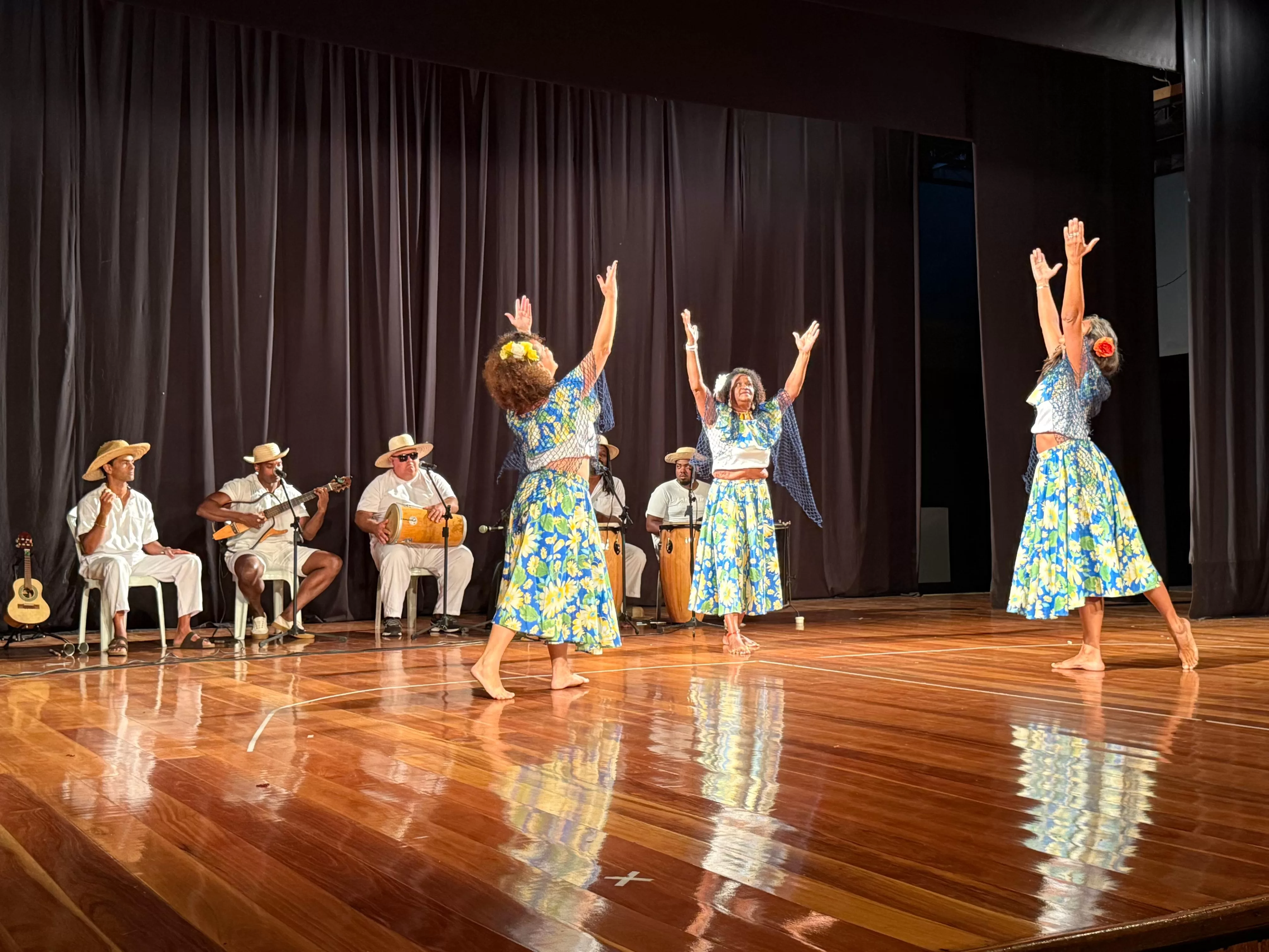 renato mendonça prêmio zumbi 2025 carolina barreto