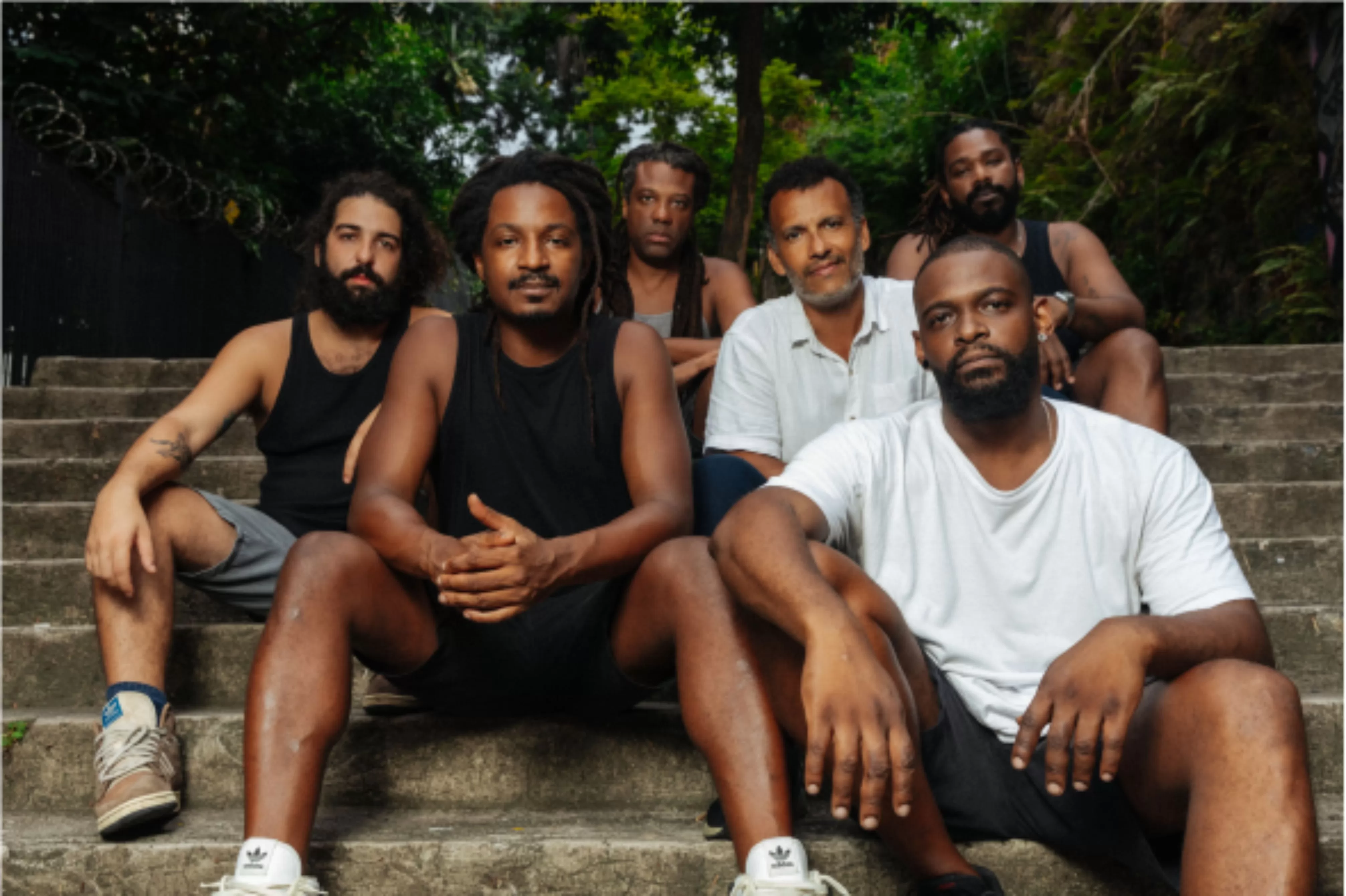 afrojazz sobe ao palco com show que reúne elementos da música africana e brasileira, em uma fusão que destaca o groove. foto divulgação