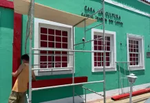 Casa da Cultura de São Pedro da Aldeia se transforma em Casa do Papai Noel a partir de quinta-feira (11) casa do papai noel 2025 preparativos carolina barreto (2)