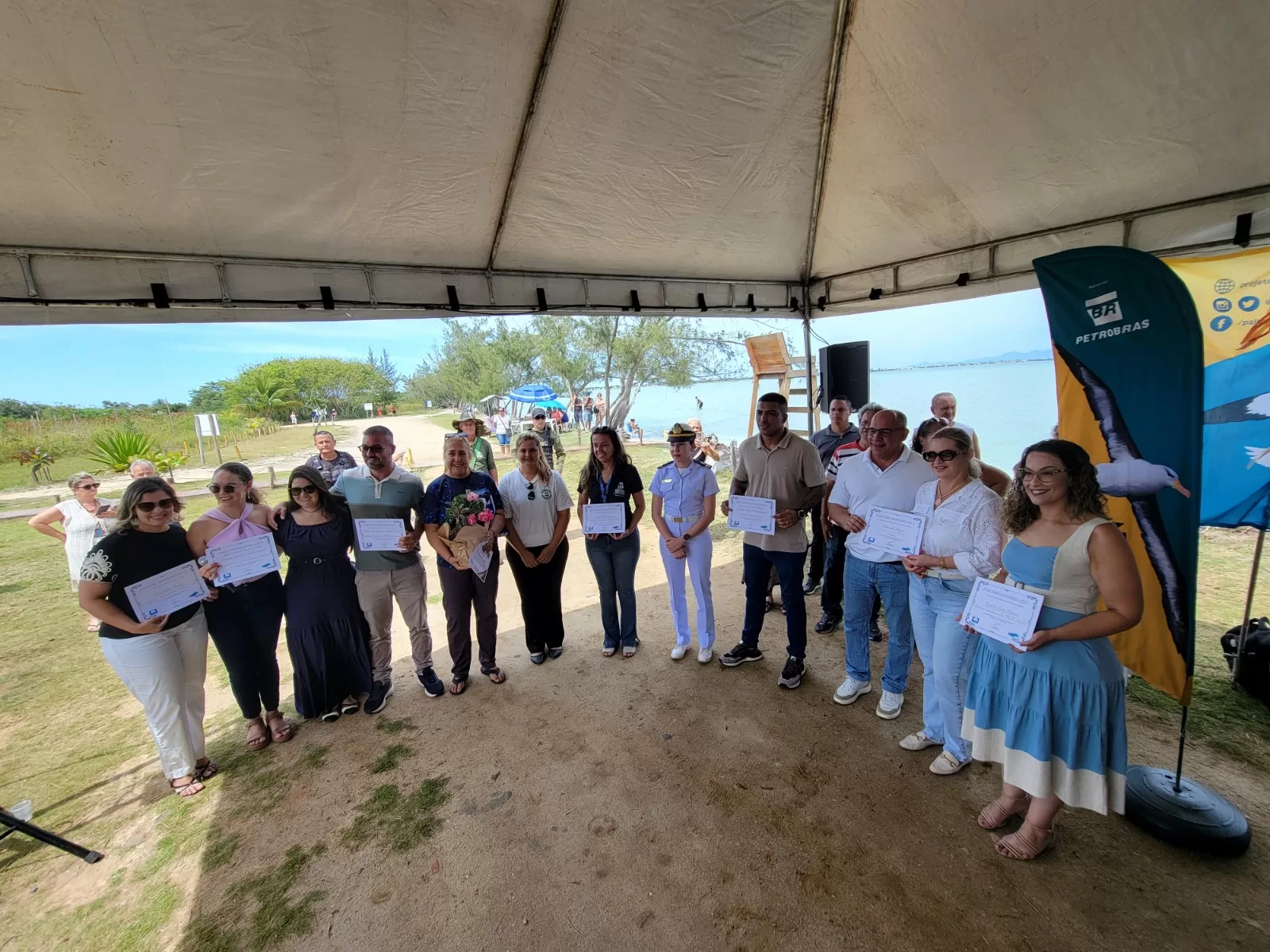 verão começa com praias da região dos lagos sendo reconhecidas internacionalmente pelo selo bandeira azul (2)