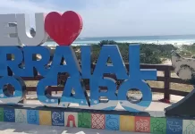 Instalação de novos totens instagramáveis marca início de novo circuito turístico em Arraial do Cabo whatsapp image 2025 12 13 at 14.15.19