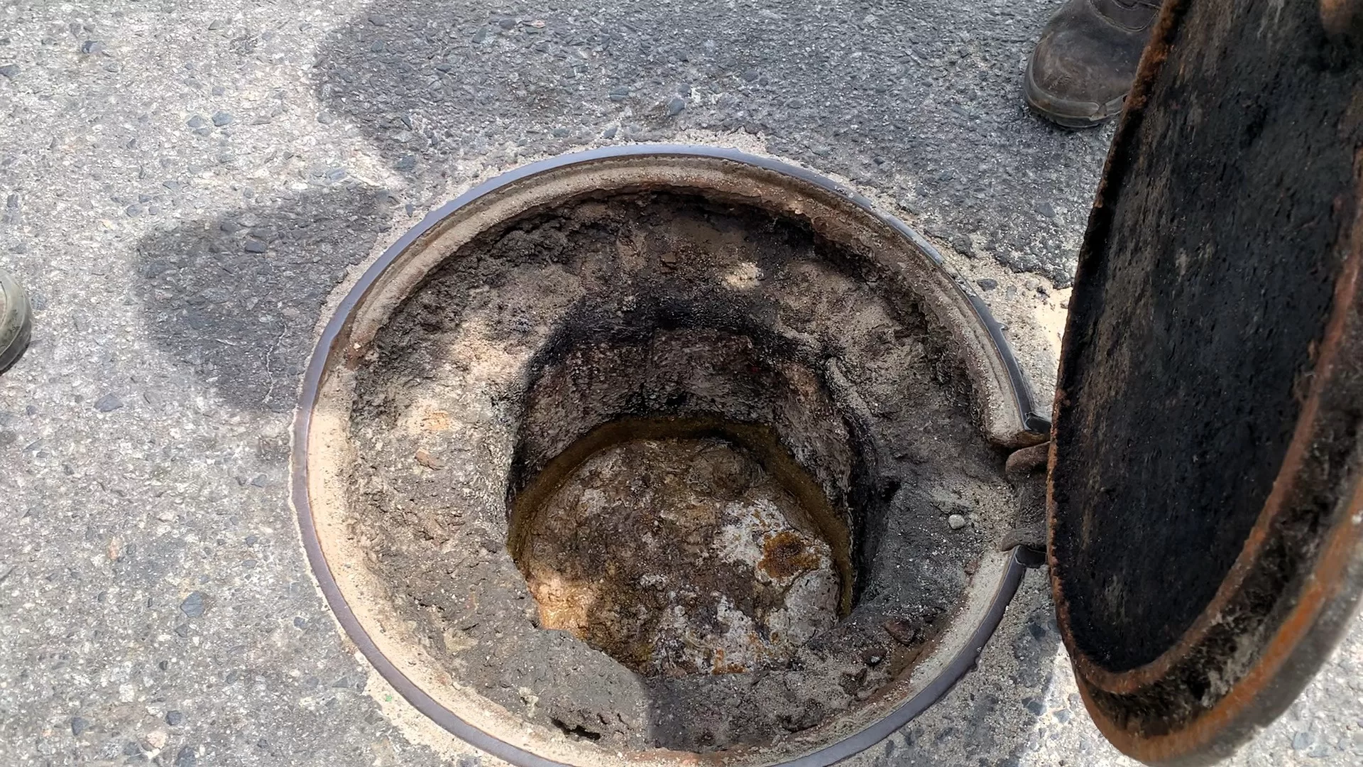 arraial do cabo ação conjunta entre prolagos e prefeituras flagra descarte irregular de gordura e lixo (3)