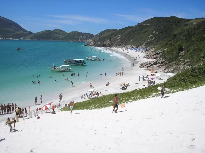 duna nas prainhas do pontal do atalaia arraial do cabo rj vamos trilhar