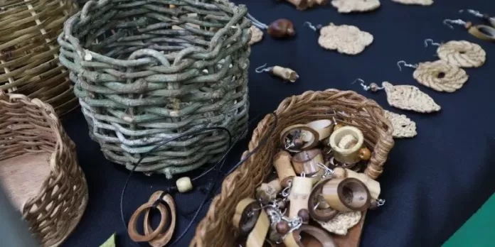 feira 24 rotated rhcwdc0je9pv65bc2zihr8ekygztatsbrn1c9kyrhc