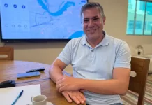 BOCA MIÚDA: OS BASTIDORES DA POLÍTICA NA REGIÃO DOS LAGOS NESTA SEXTA-FEIRA (9) serginho posado e sorrindo