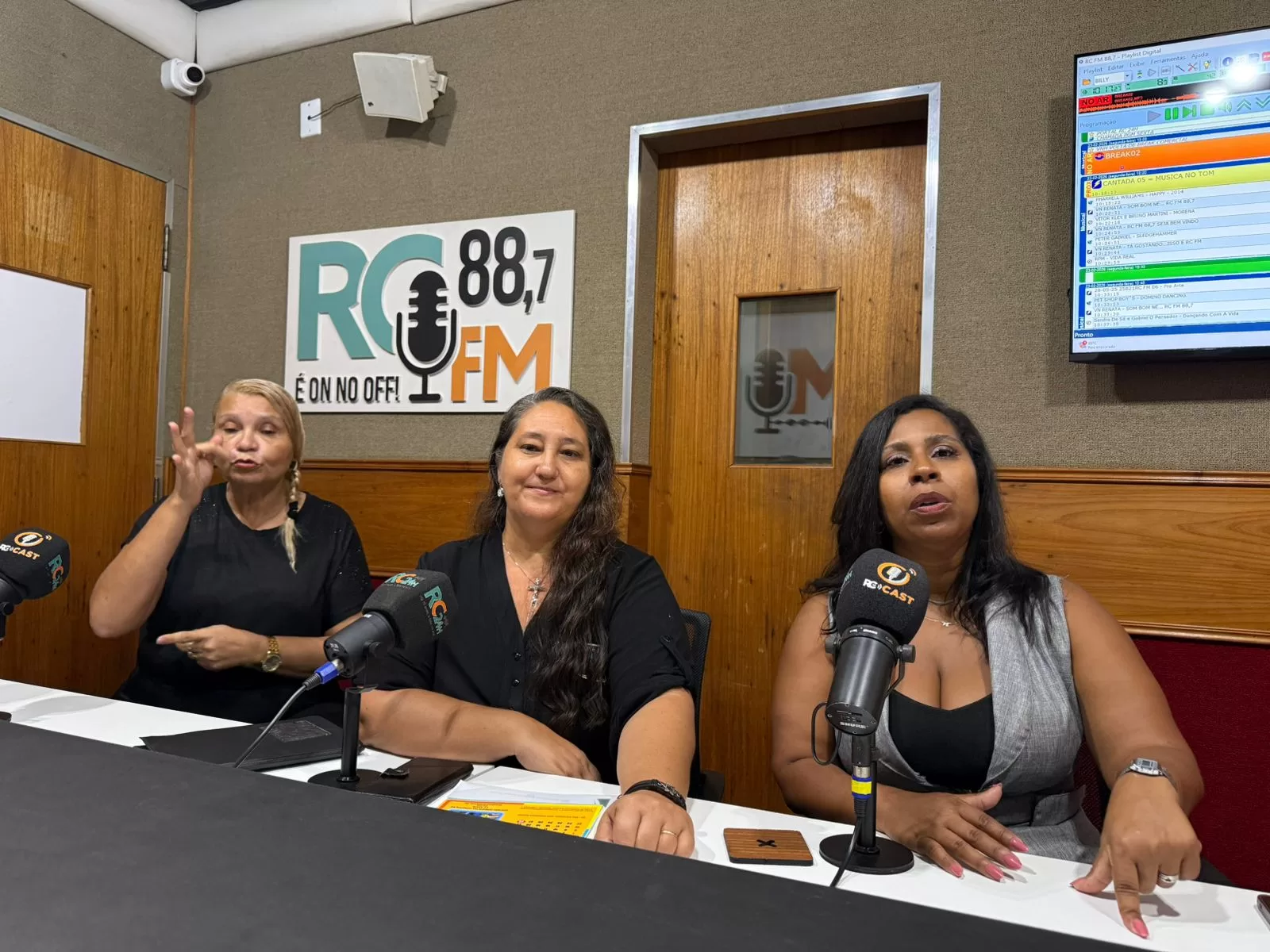 motion photo 7738879342831032505