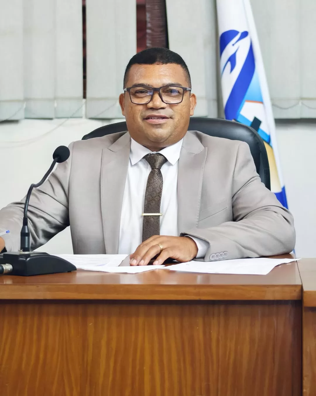 1º de janeiro, tive a honra de assumir o cargo de vereador no qual fui reeleito e, em seguida, f