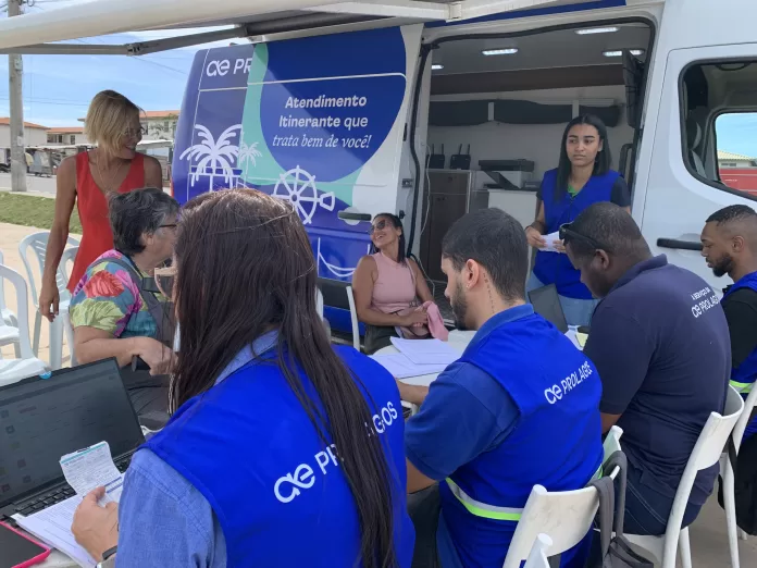 a empresa também está com a van de atendimento itinerante estacionada em locais da região de concessão
