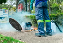 prolagos realiza teste de fumaça para vistoriar redes de esgoto e drenagem na orla (1)