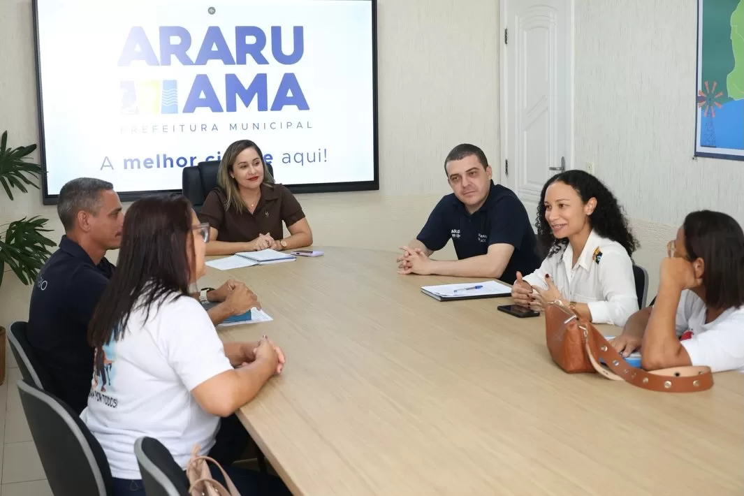 a prefeita daniela soares recebeu, na manhã desta segunda feira (6), na sala de reuniões do gabi