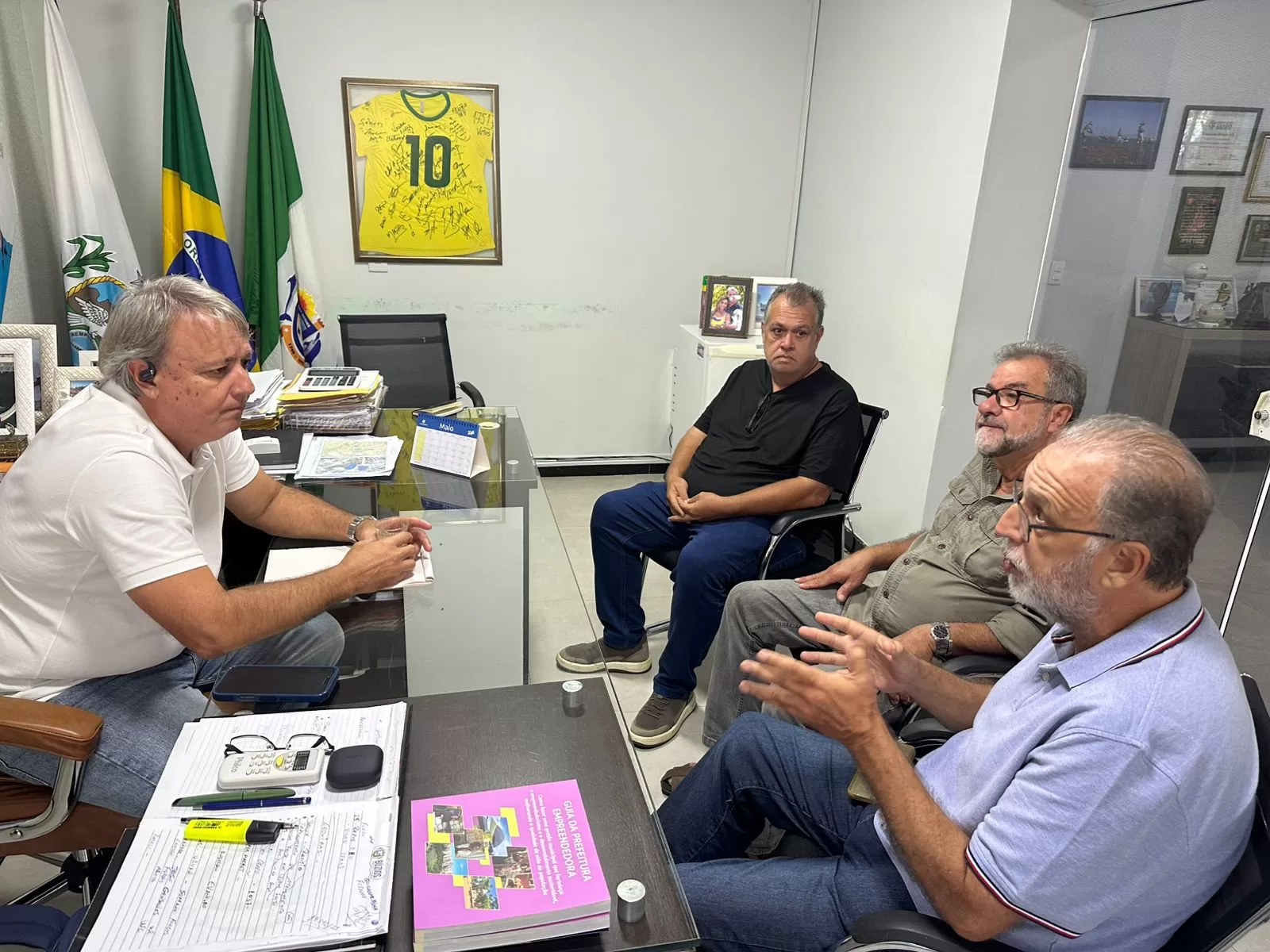 alexandre anderson e moradores rioo una búzios