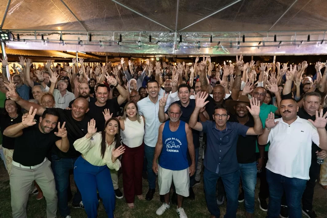 encontro do pl em araruama, com o presidente do partido liberal, deputado federal altineu cortês