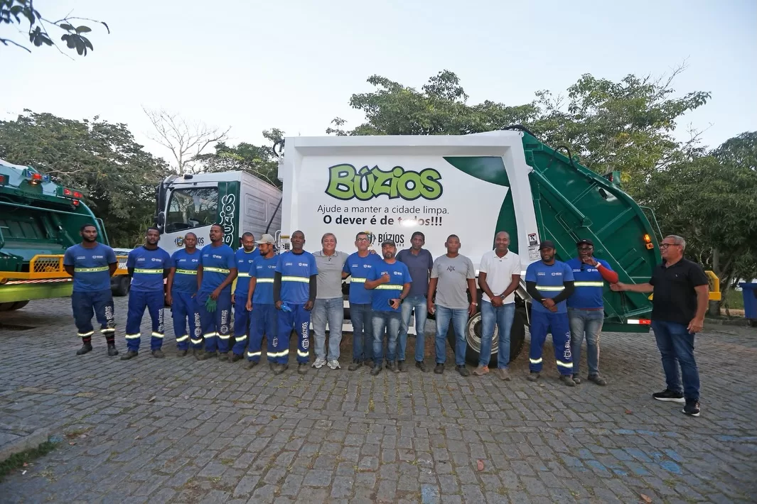 hoje demos mais um passo importante.recebi os primeiros caminhões da nova frota de coleta de lix