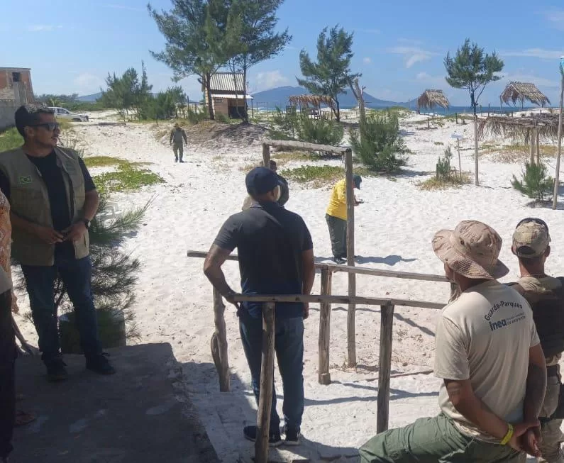 inea coordena operação de combate a construções irregulares em arraial do cabo (2)