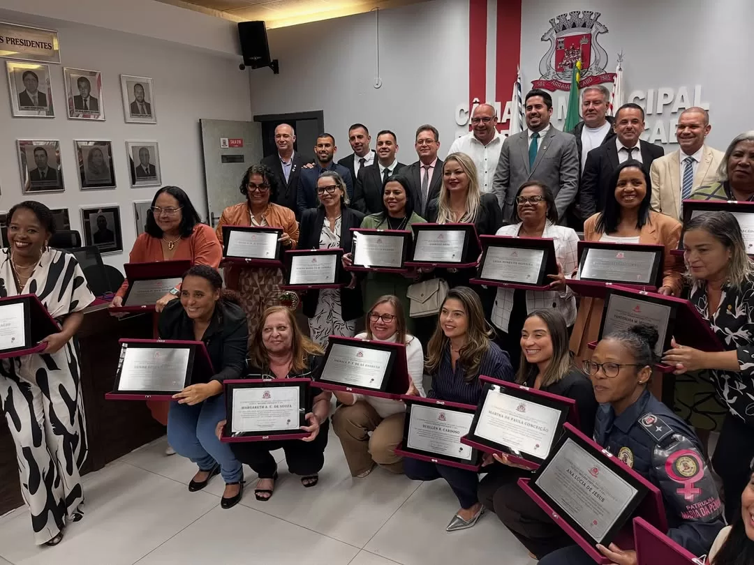 a câmara municipal realizou hoje uma linda solenidade em homenagem às mulheres que fazem a difer (5)