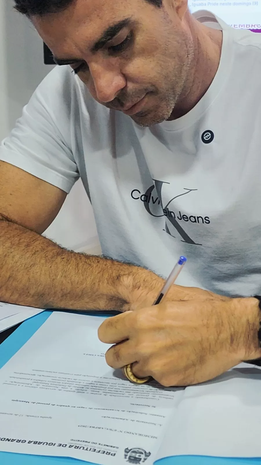 fabinho assina