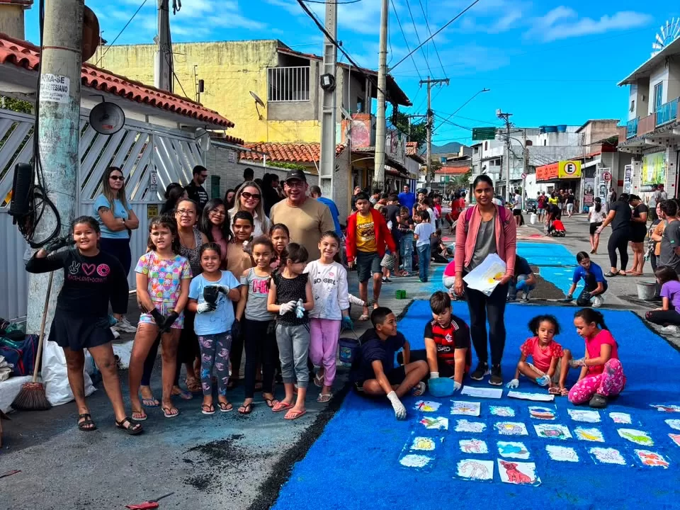 hoje foi dia de acompanhar de perto uma das mais belas tradições da nossa cidade a confecção do (6)