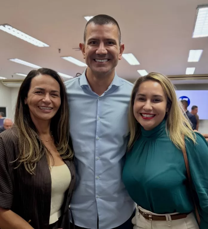 hoje participei de uma importante reunião no rio de janeiro ao lado do presidente estadual do no