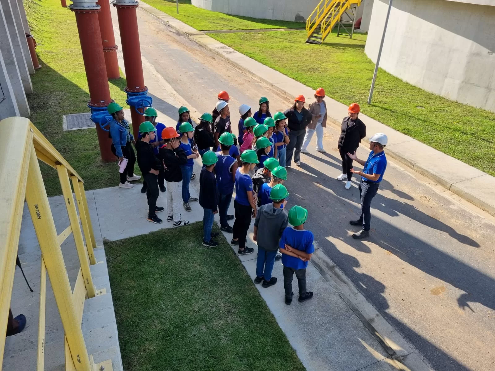 portas abertas alunos de escolas municipais visitam estações de tratamento da prolagos (1)