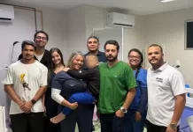 Menino autista cai em rio e é salvo por maqueiro que pulou na água em Araruama screenshot 1