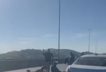 Acidente entre carro e moto trava o trânsito na Ponte Deputado Wilson Mendes nesta segunda-feira (22) screenshot 1