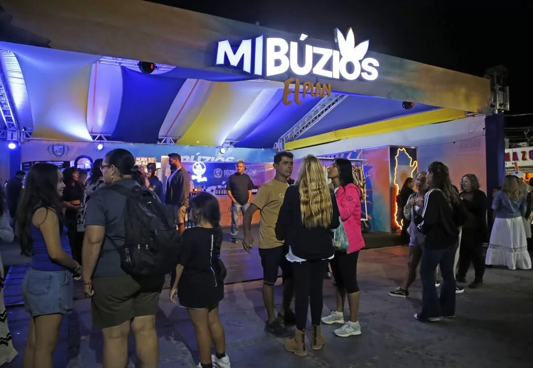 💃a primeira edição do mi búzios foi um sucesso, reunindo moradores e turistas em uma grande cel (3)
