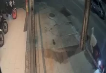 Motociclista bate em poste, fica desacordado e é socorrido em Araruama captura de tela 2026 07 12 160141