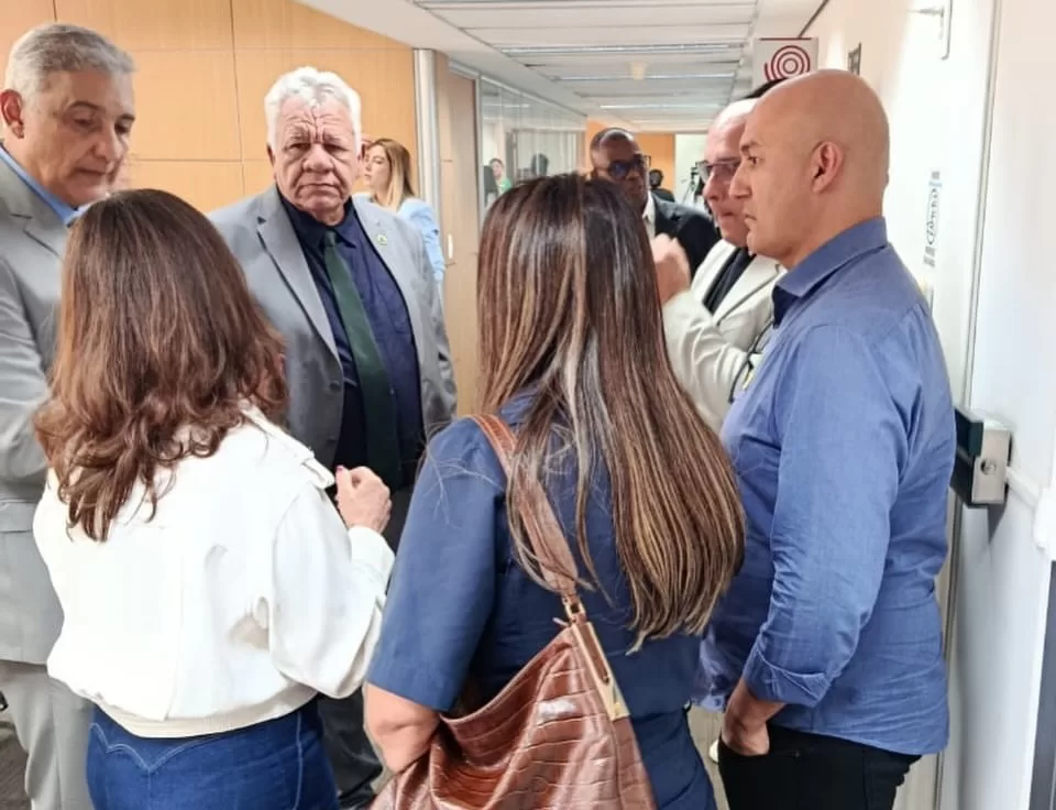 hoje estive no palácio guanabara em uma importante agenda de trabalho com o governo do estado, r (1)