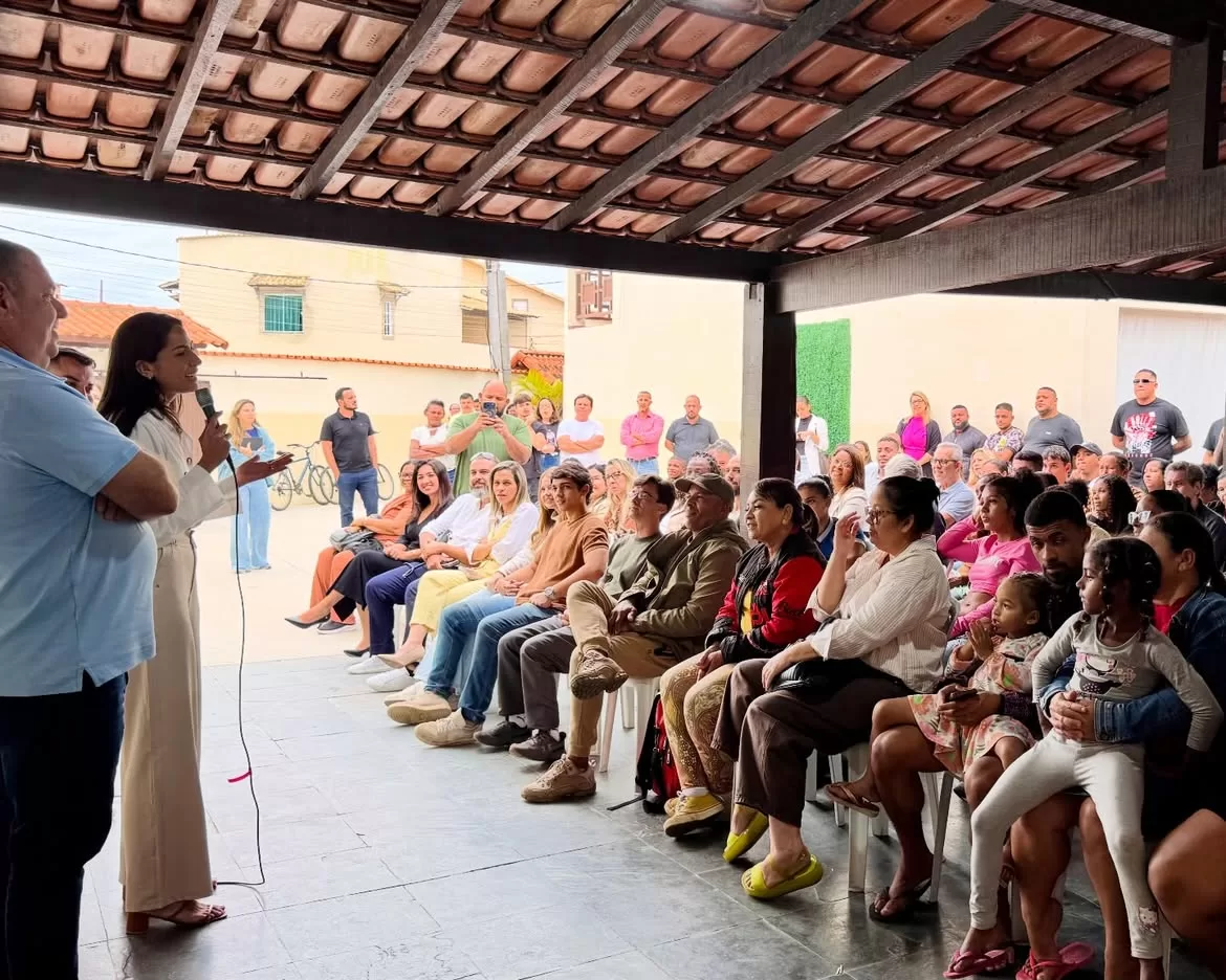 hoje foi dia de receber com muita alegria a @dra.gabrielaoficial , nossa pré candidata a deputad (1)